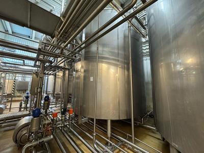 Overview picture of 1985 Weholms DC41 s/s vertical storage tank 18.000L